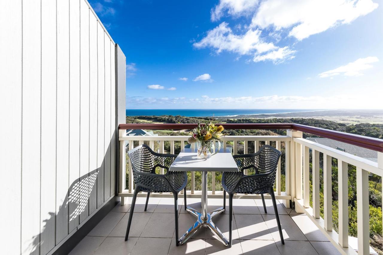 Racv Cape Schanck Resort Eksteriør billede A balcony