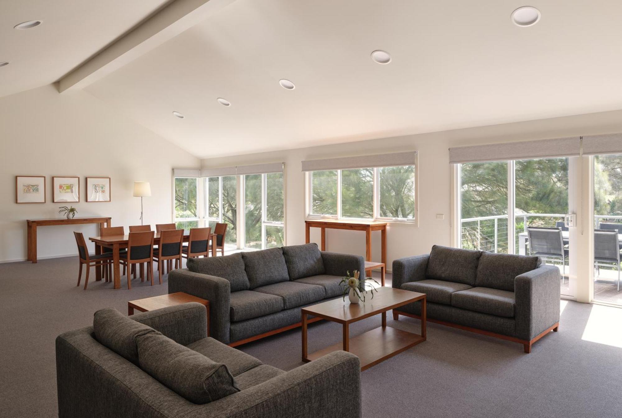 Racv Cape Schanck Resort Eksteriør billede The common room of a typical residential college