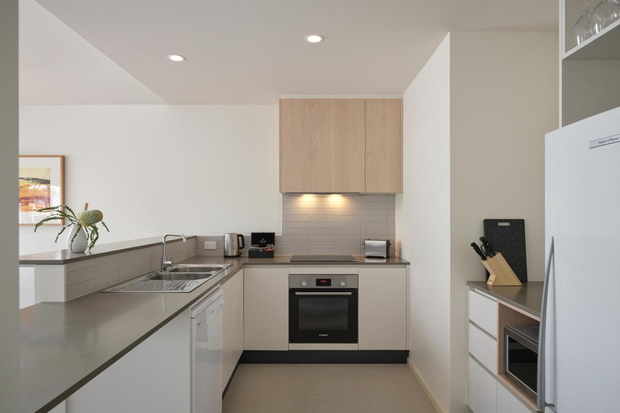 Racv Cape Schanck Resort Værelse billede A modern Australian kitchen