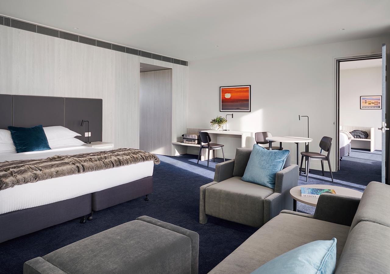 Racv Cape Schanck Resort Eksteriør billede A suite at the Crowne Plaza Hotel, Adelaide